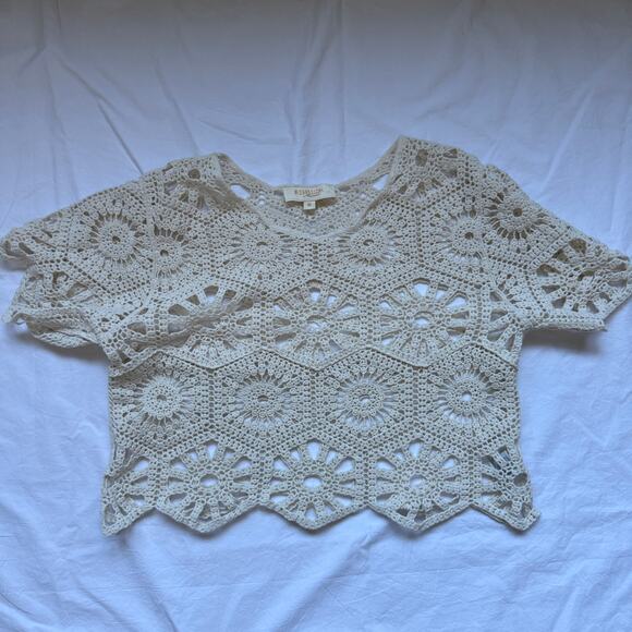 Rebellion Crochet Short Sleeve Cropped Sweater, Size M, Cream, EUC - Picture 3 of 5